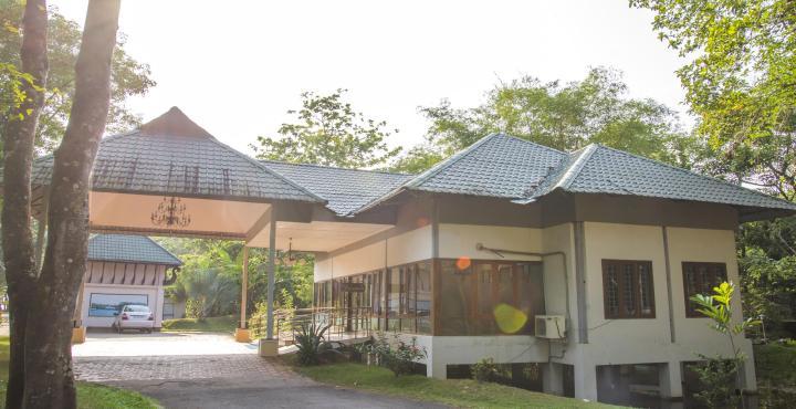 Ktdc Water Scapes Hotel Kumarakom Exterior photo